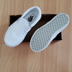 Boys Vans slip on shoes